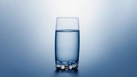 آب نوشیدن ، چه زمانی مفید و چه زمانی مضر ؟