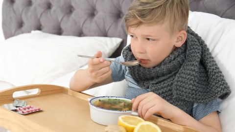 تغذیه ی کودکان در شرایط تب ، استفراغ و اسهال