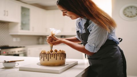 تکنیک‌ هایی که در کیک پزی باید بدانید